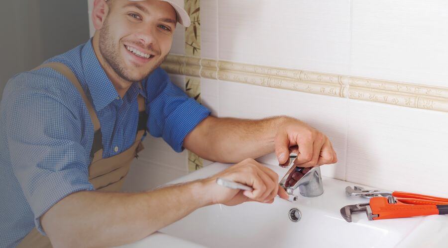 Expert burst pipe repair services in Aurora, IA
